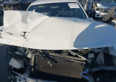 2013 Dodge Challenger Sxt z USA, uszkodzony, nr VIN 2C3CDYAG3DH692420